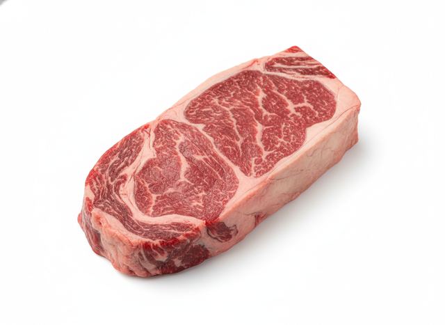 Rohes Rind-Steak mit feiner Marmorierung