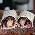 Winterlicher Wrap mit Ente, Rotkohl und Kartoffelkl��en