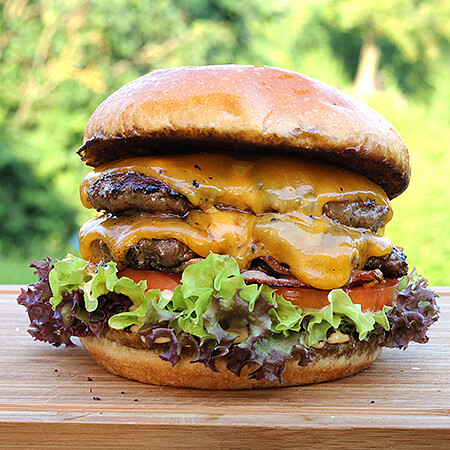 Smashed Wagyu Burger with Cheese