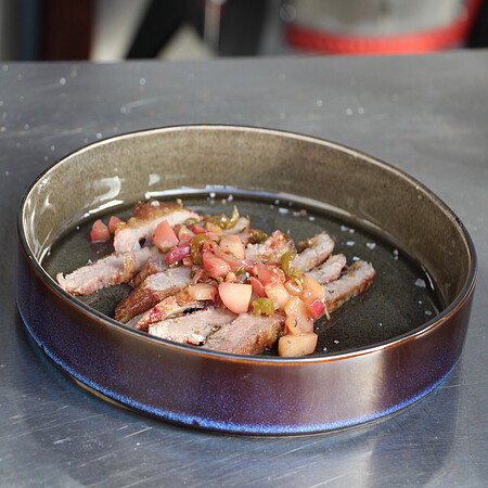 Iberico Secreto mit Pfirsisch Jalape�o Chutney